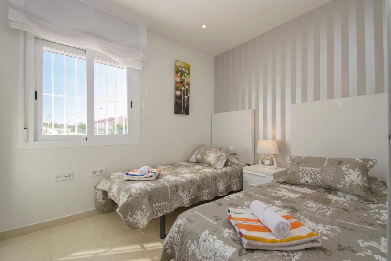 059 Luxury Bungalow - Ac/Wifi Torrevieja Dış mekan fotoğraf